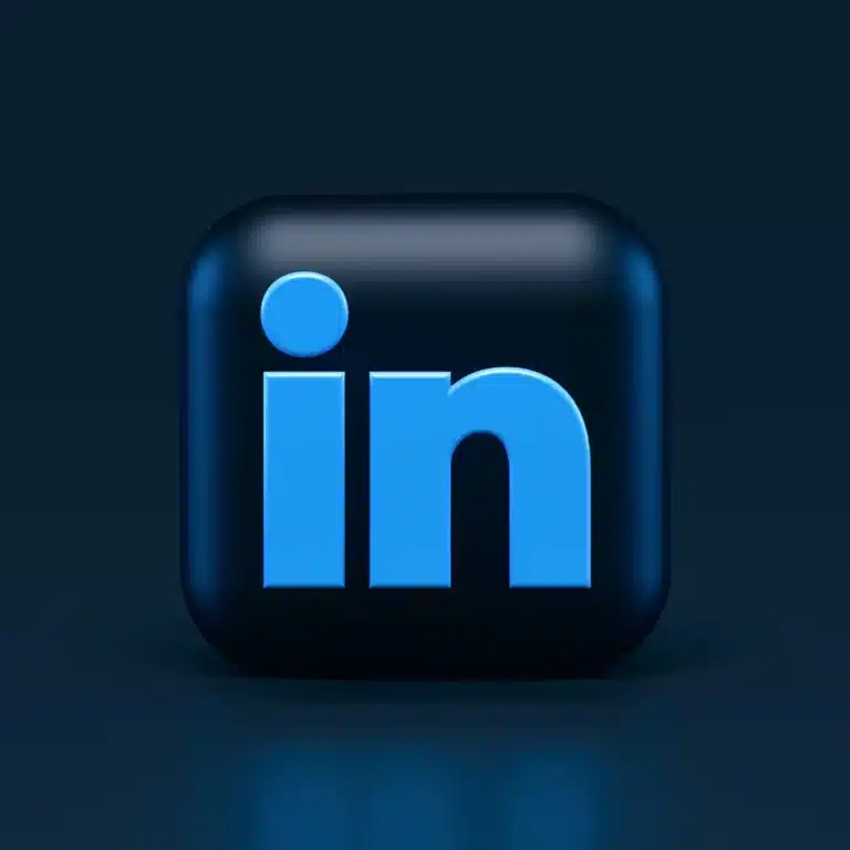 Logo de LinkedIn sur fond noir