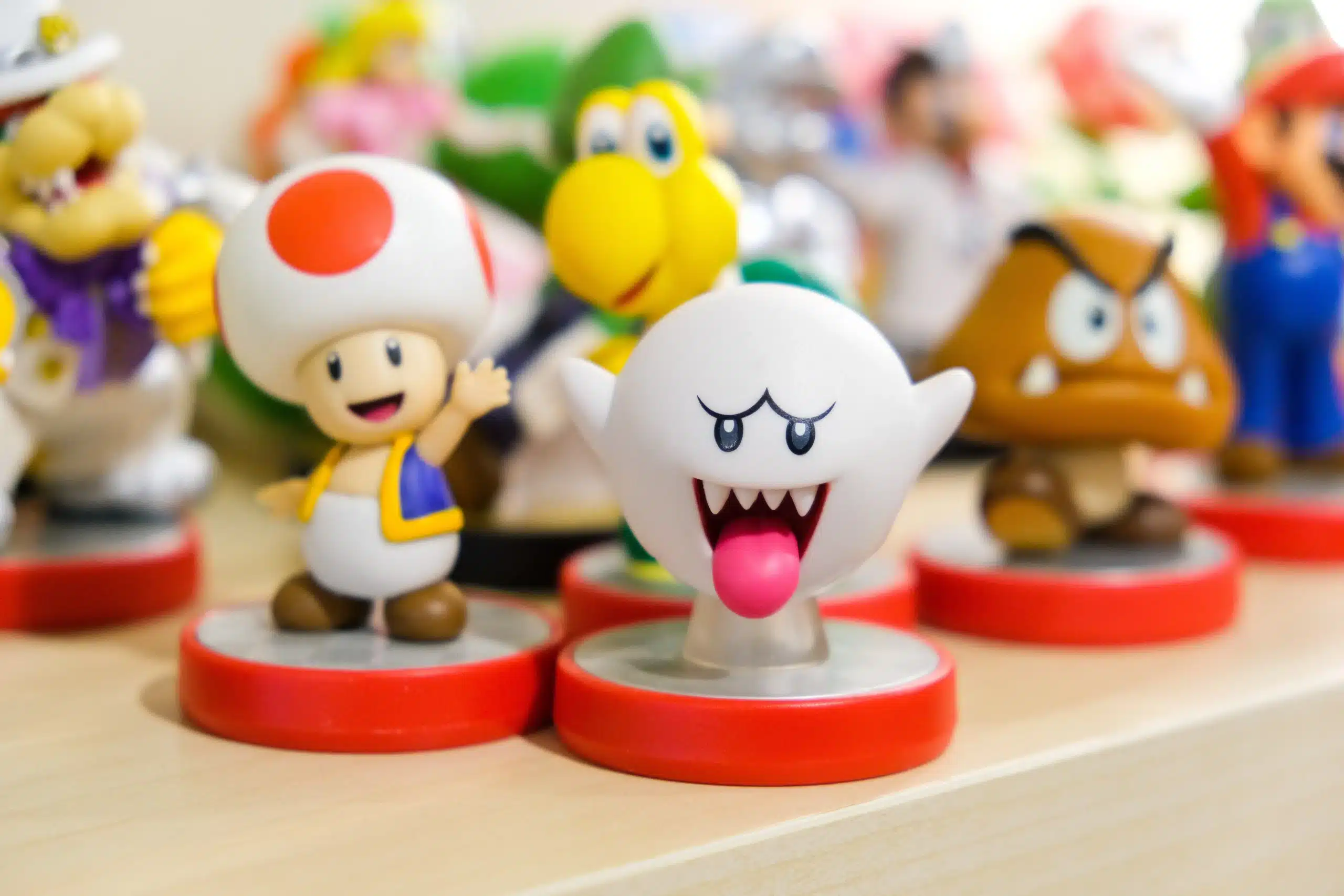 Figurines des personnages de Mario Kart montrant Toad, Boo et les autres